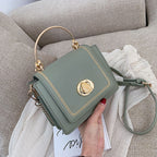 Petit sac carré femme à chaîne dorée et rabat aimanté, vert