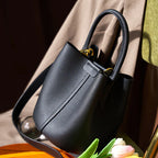Sac bourse femme à détails dorés, bandoulière amovible