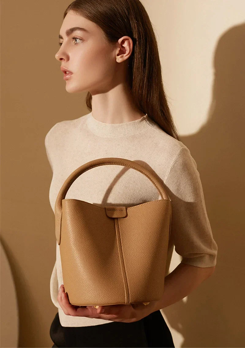 Sac bourse femme à détails dorés, bandoulière amovible