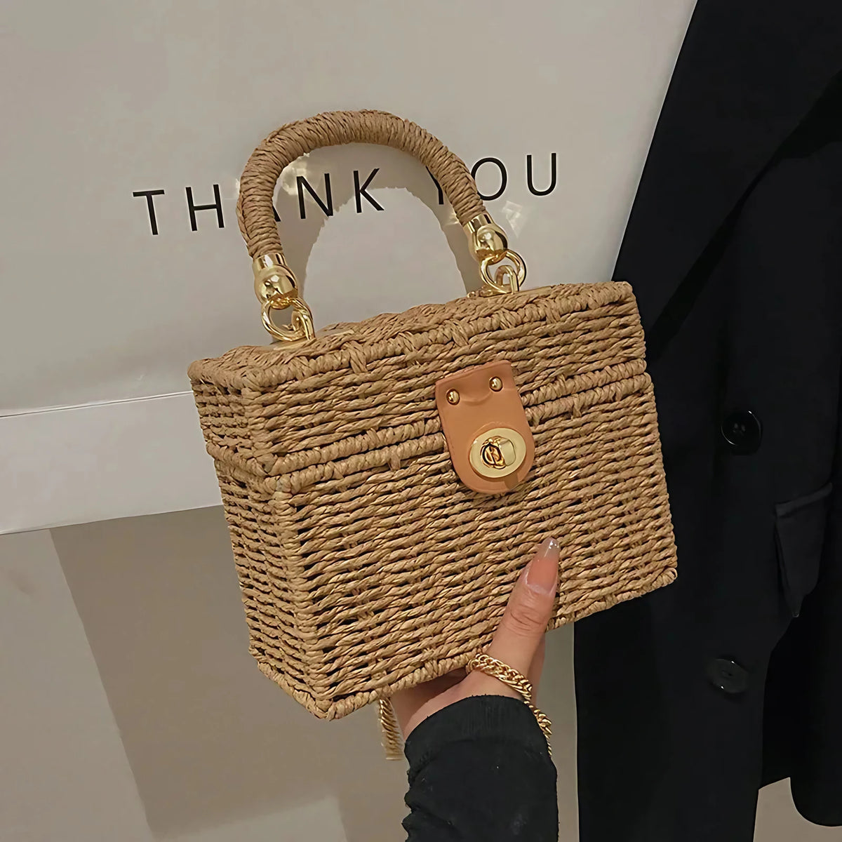 Petit sac carré en paille femme, chaîne dorée amovible, marron