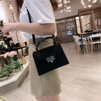 Sac cartable noir femme à clous, deux tailles