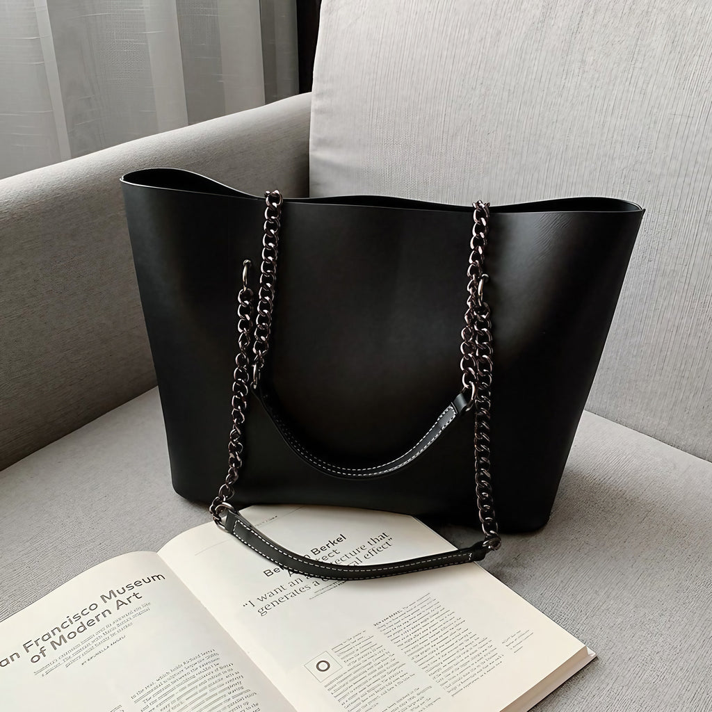 Sac à main noir femme en similicuir mat, porté épaule, noir