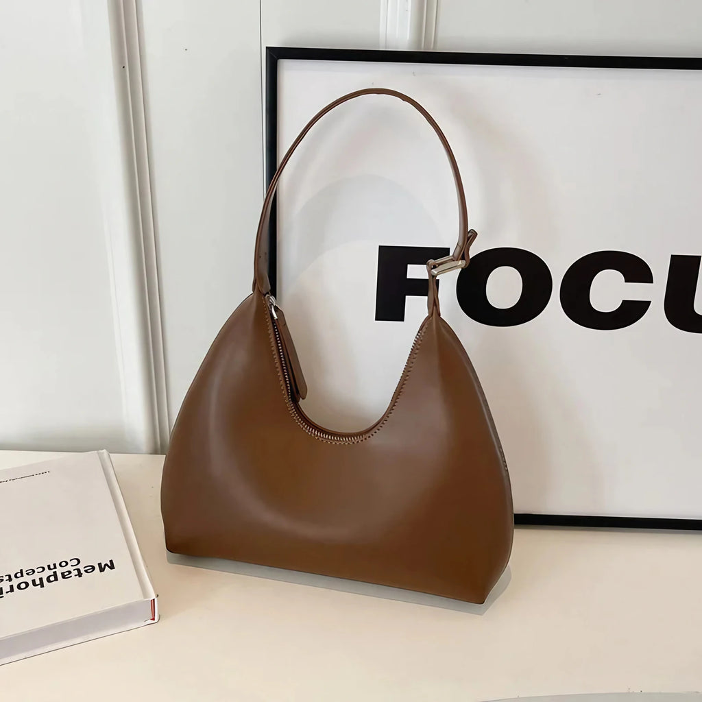 Petit sac hobo femme finition mate, fermeture zippée, marron