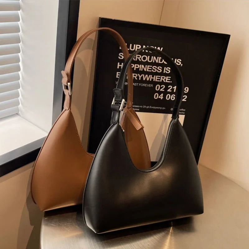 Petit sac hobo femme finition mate, fermeture zippée