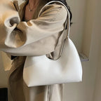 Petit sac hobo femme finition mate, fermeture zippée