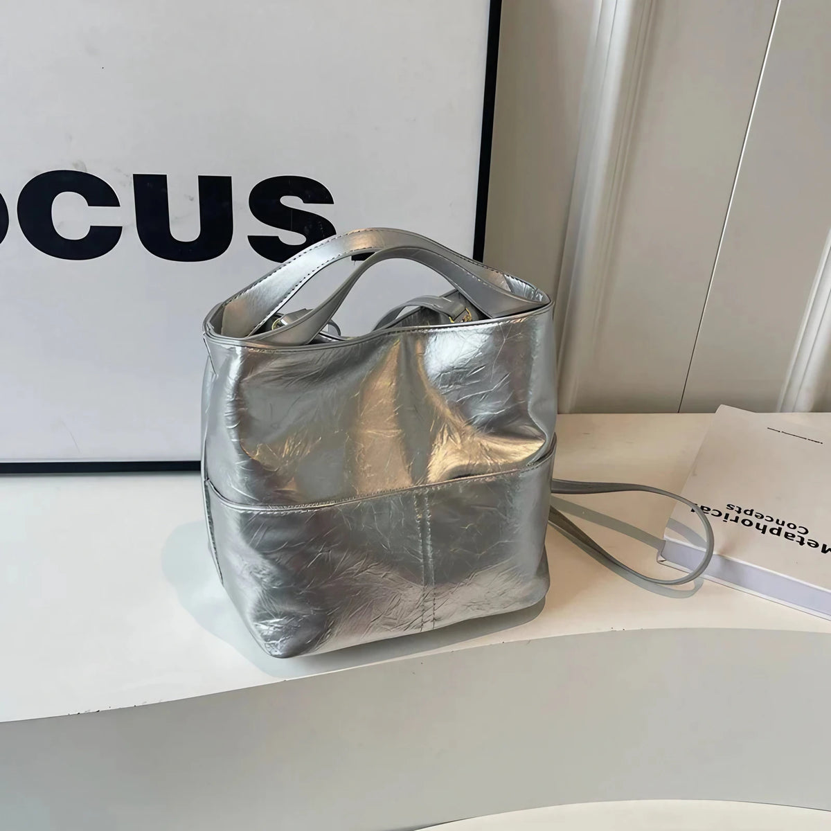 Sac à main femme argenté effet plissé, forme verticale 20 x 25 cm, argenté