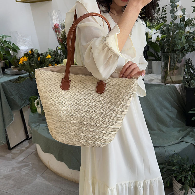 Sac panier femme en paille, anses en similicuir, forme trapèze