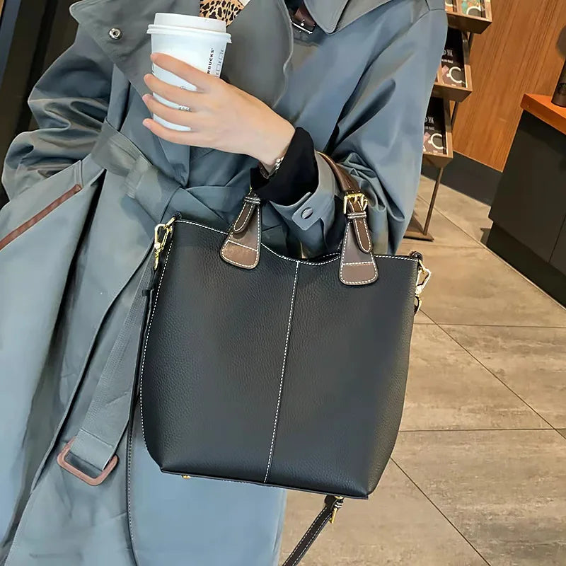 Sac seau femme en cuir grainé, anses courtes et bandoulière, noir