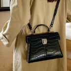 Sac à main femme en cuir noir, intérieur à compartiments
