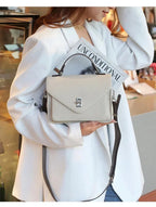Petit sac à main femme à rabat, deux bandoulières amovibles