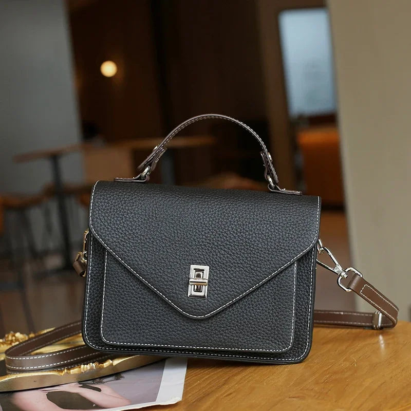 Petit sac à main femme à rabat, deux bandoulières amovibles, noir
