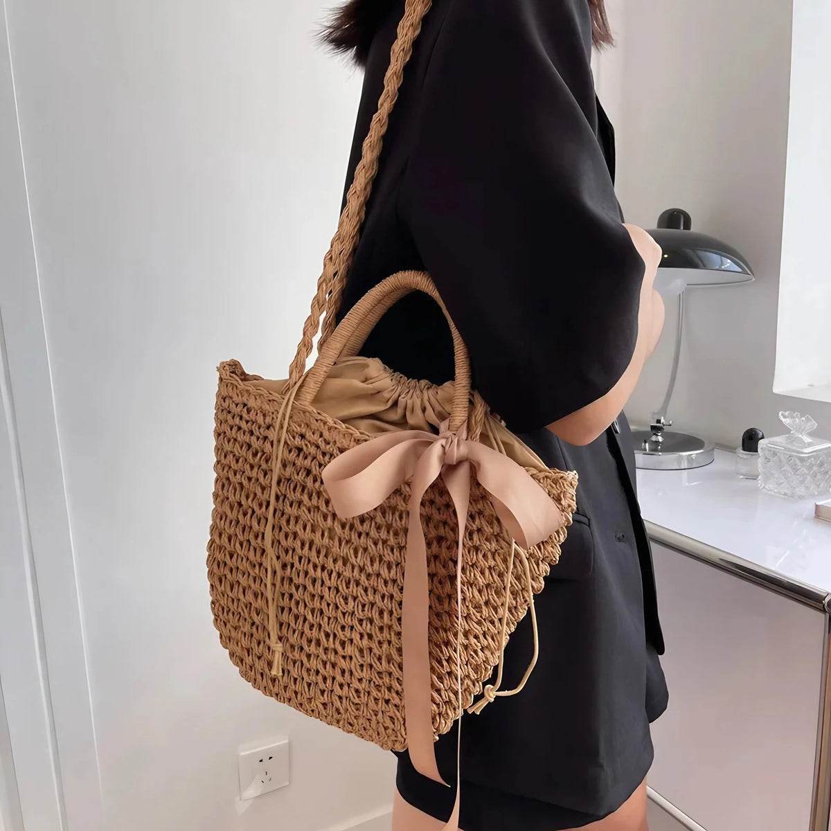 Sac seau femme en paille tressée, cordon de serrage, nœud satin