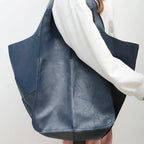 Grand sac à main femme en similicuir, coins rabattables, bleu