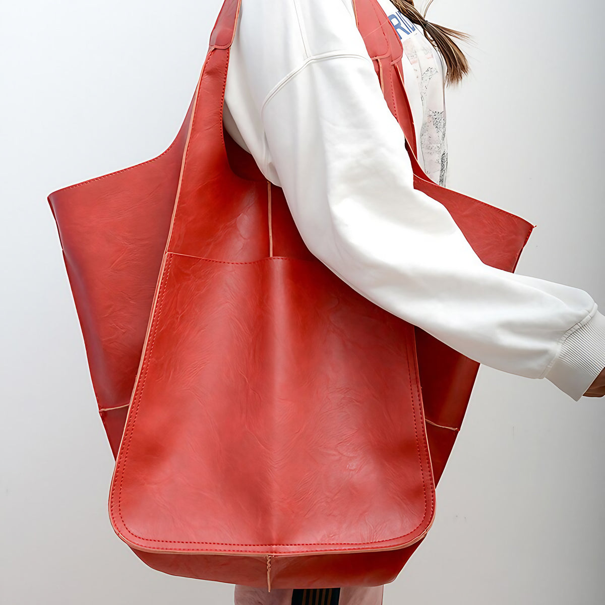 Grand sac à main femme en similicuir, coins rabattables, rouge