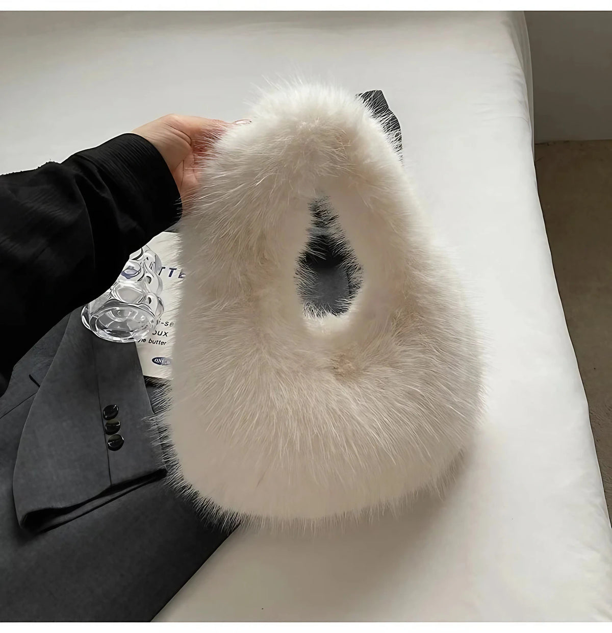 Petit sac à main femme à l'aspect douillet, quatre coloris, blanc