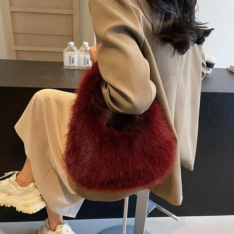 Petit sac à main femme à l'aspect douillet, quatre coloris