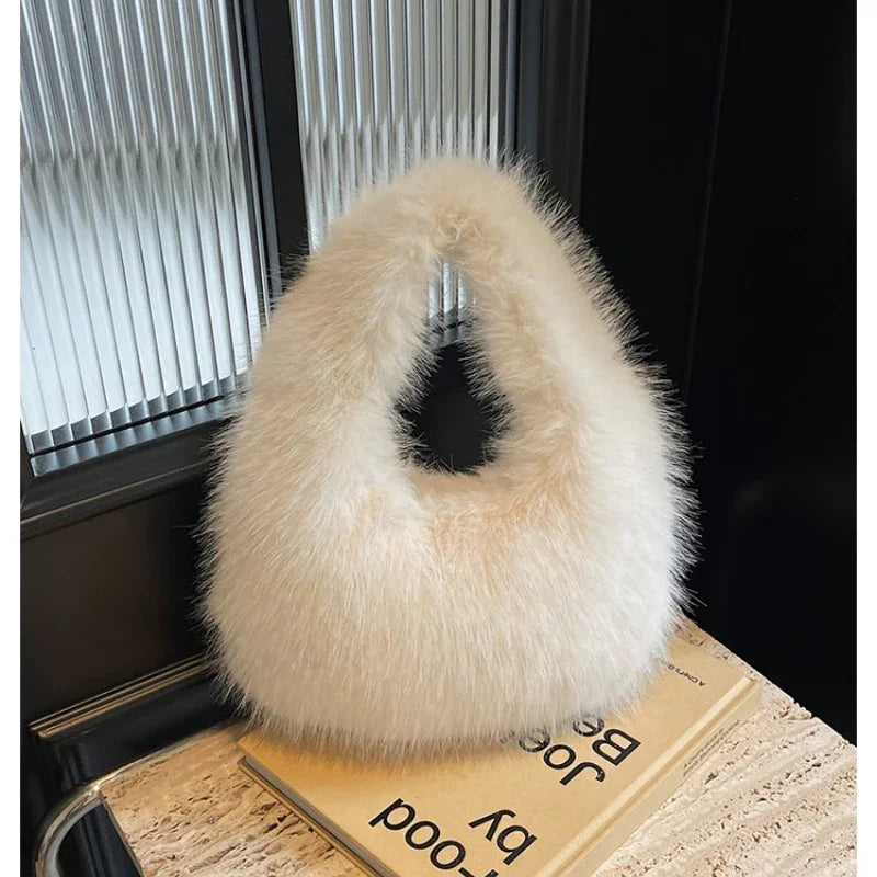 Petit sac à main femme à l'aspect douillet, quatre coloris
