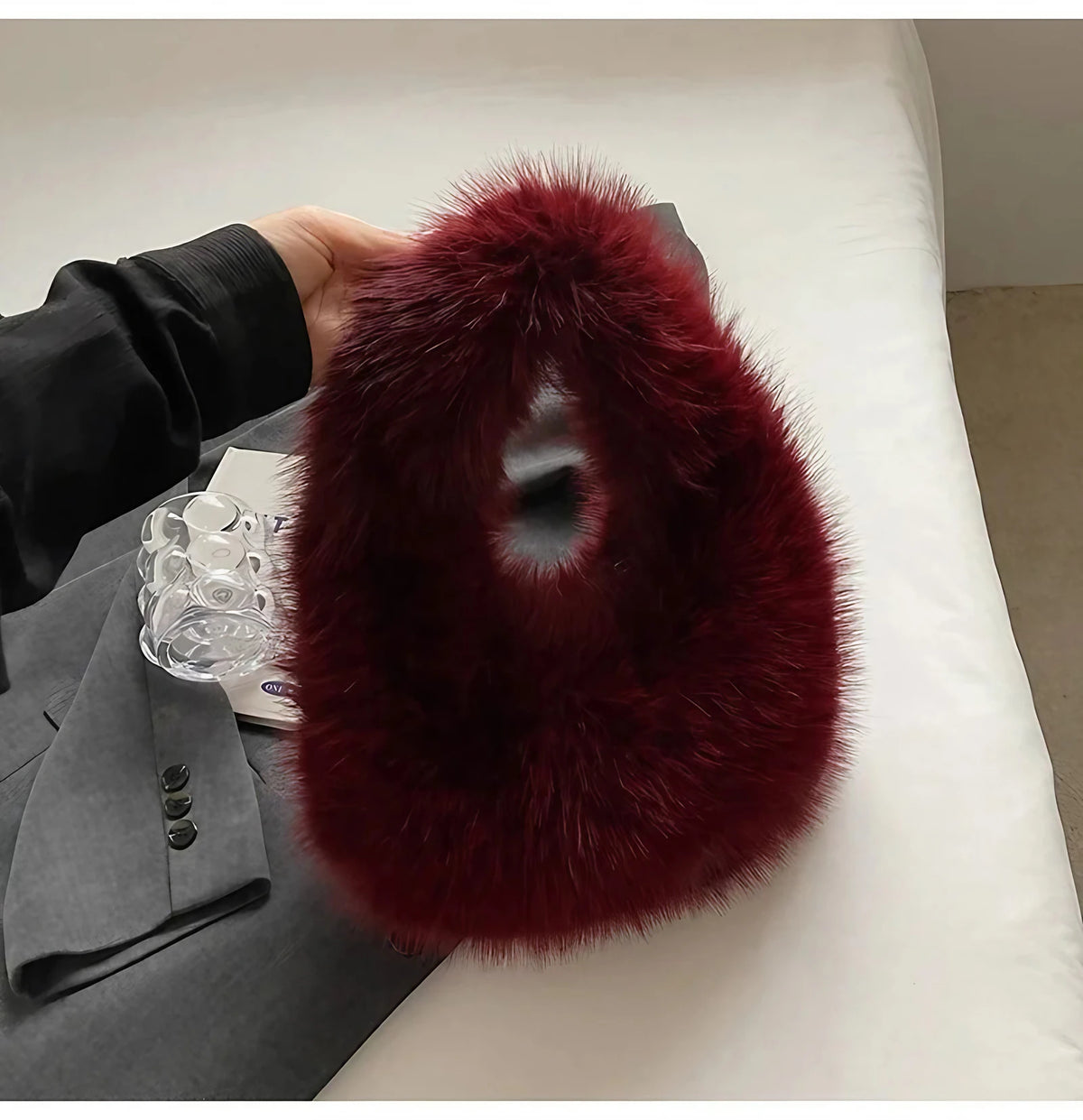 Petit sac à main femme à l'aspect douillet, quatre coloris, bordeaux
