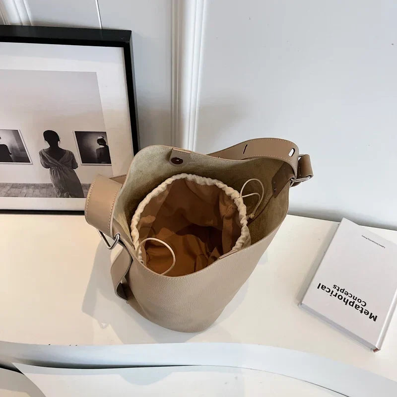 Sac seau femme en similicuir grainé, pochette amovible