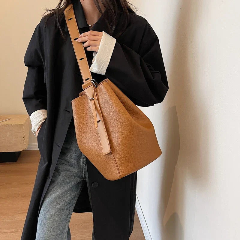 Sac seau femme en similicuir grainé, pochette amovible