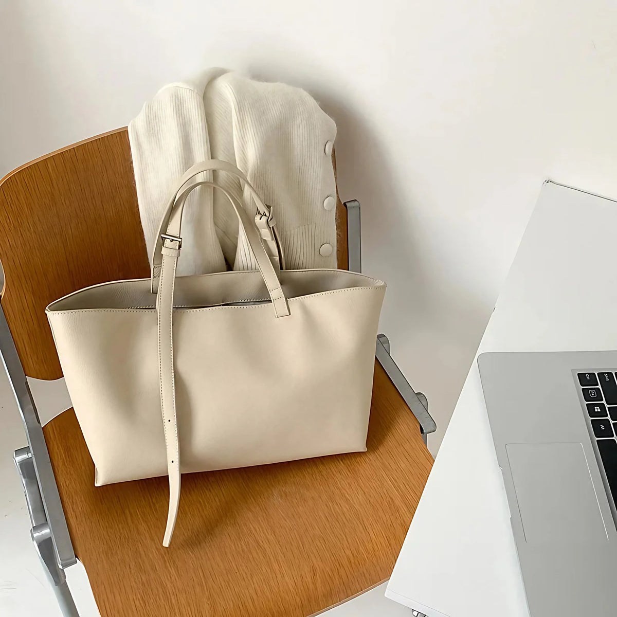 Sac à main femme en similicuir texturé, anses réglables, crème