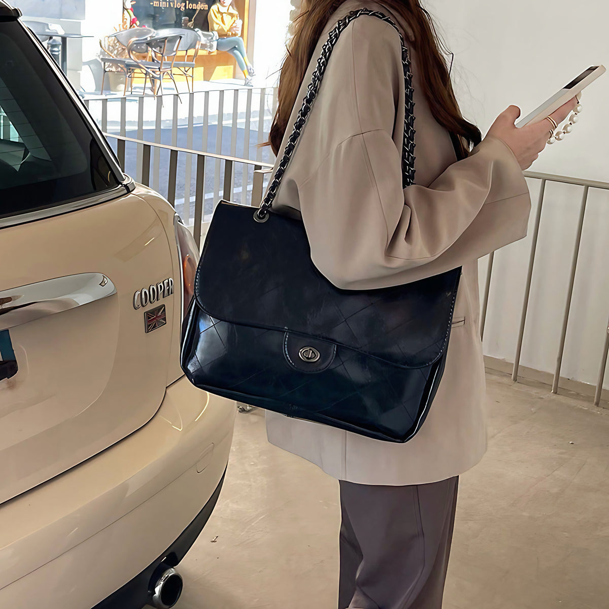 Sac à main femme à double chaîne et rabat, en similicuir, noir