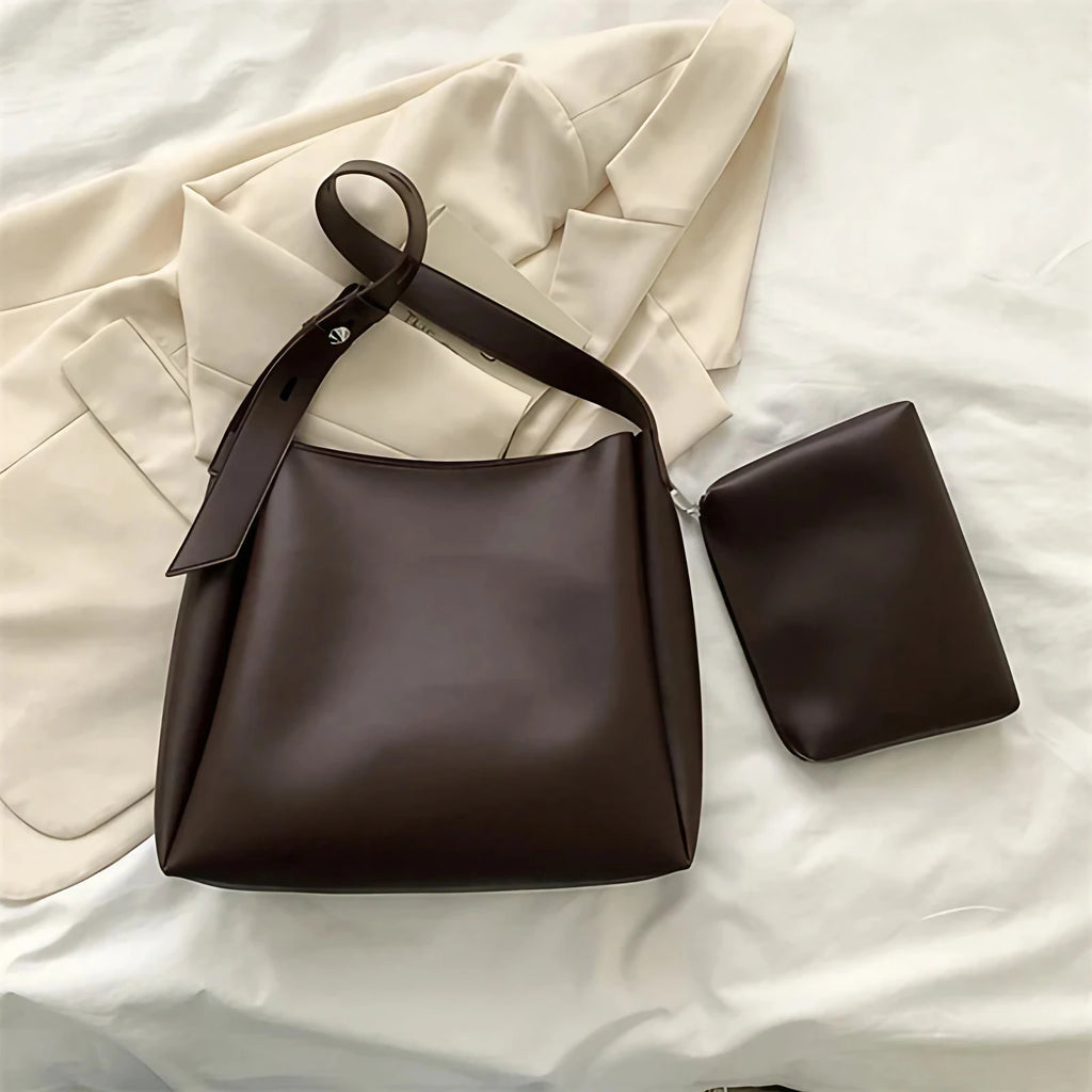 Sac porté épaule femme en similicuir mat, anse réglable, café