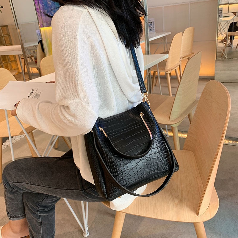 Sac à main femme effet croco noir, bandoulière amovible