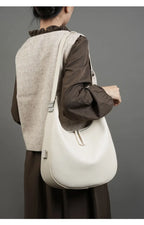 Grand sac hobo femme en cuir, anse modulable, noir ou blanc