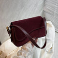 Sac porté épaule femme en suédine et similicuir, à rabat, bordeaux