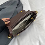 Sac porté épaule femme en suédine et similicuir, à rabat