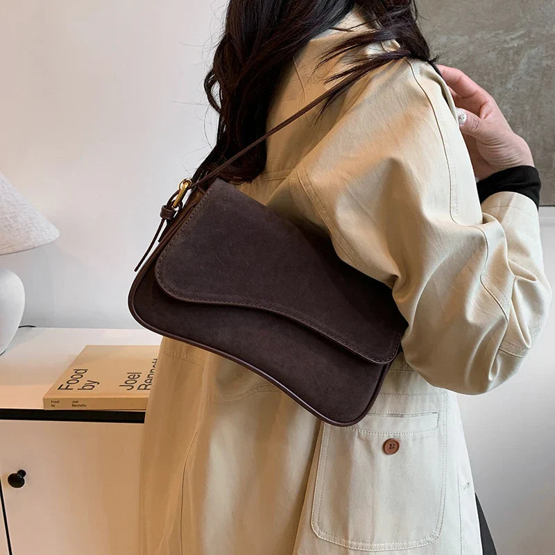 Sac porté épaule femme en suédine et similicuir, à rabat