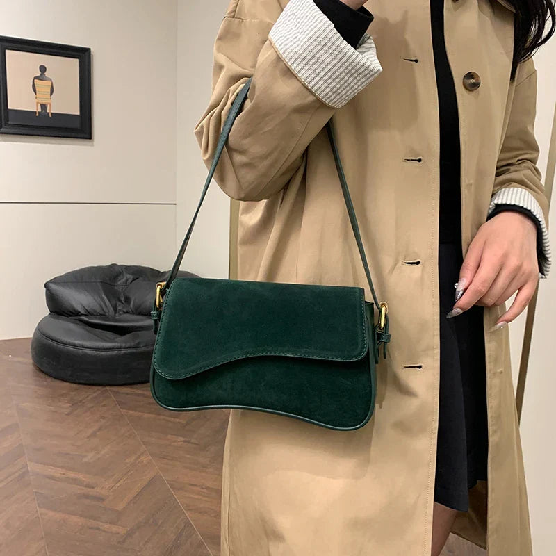 Sac porté épaule femme en suédine et similicuir, à rabat