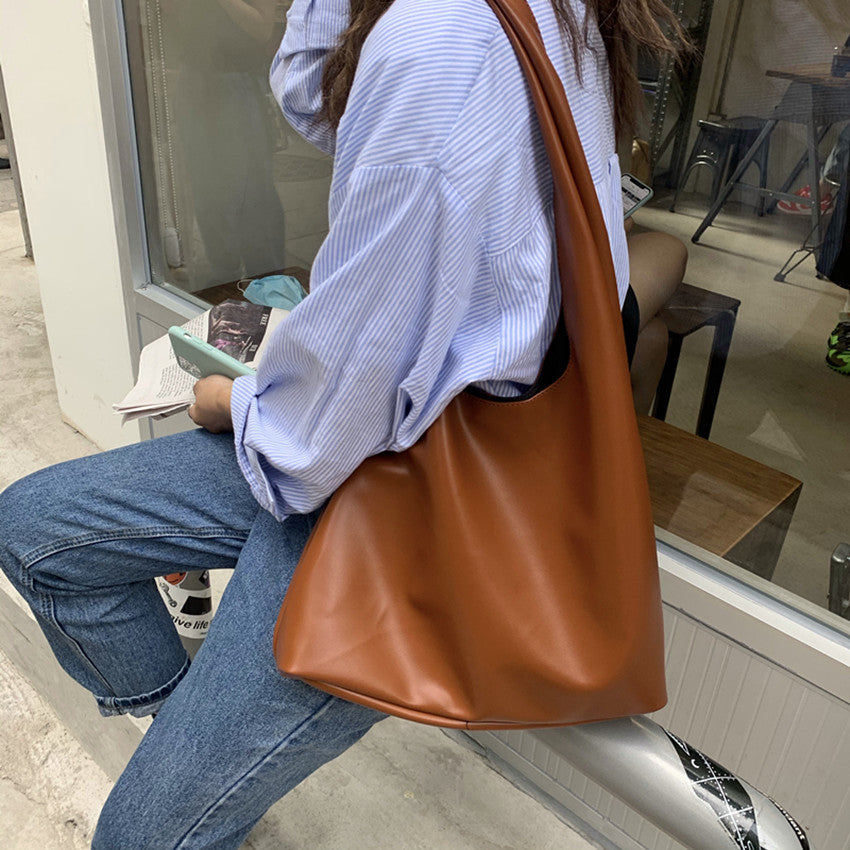 Sac porté épaule femme forme trapèze, similicuir camel