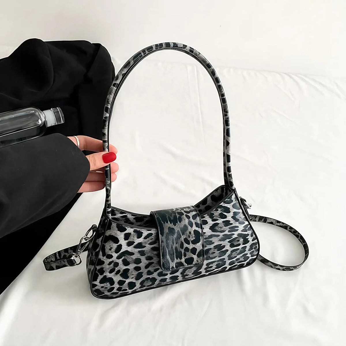 Petit sac porté épaule léopard femme, bandoulière amovible, noir
