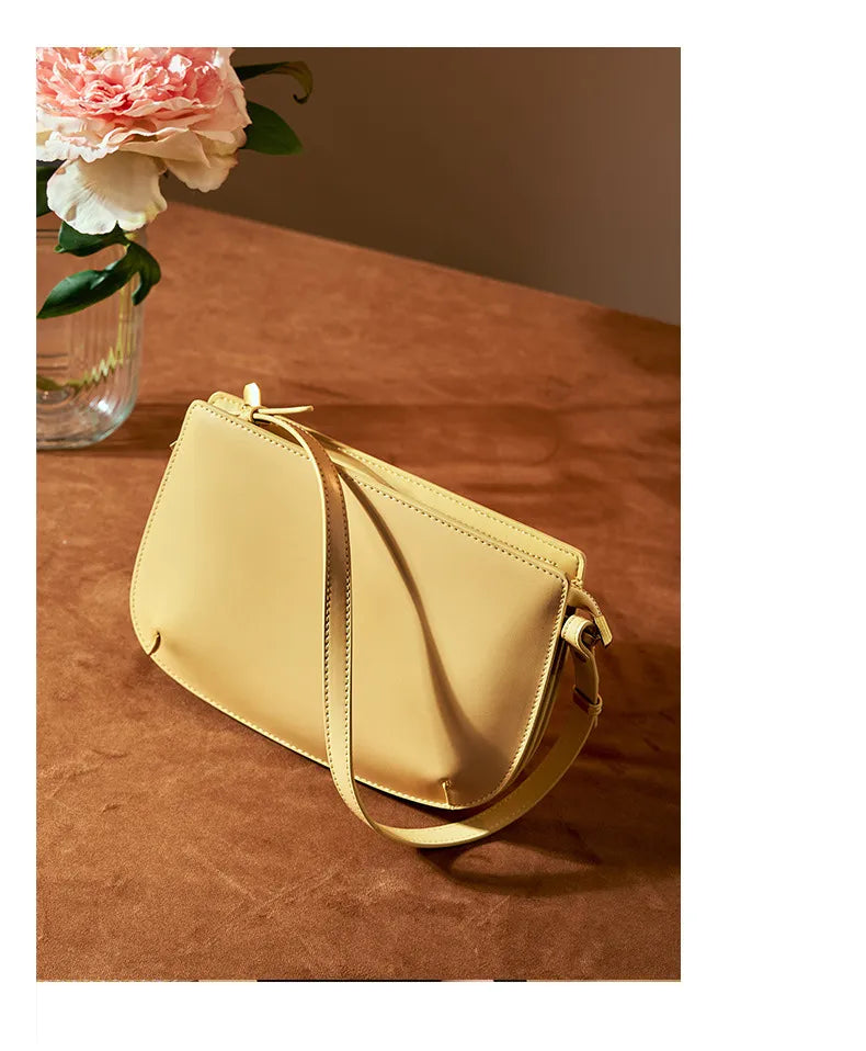 Sac à main femme à structure rigide et fini mat, trois coloris