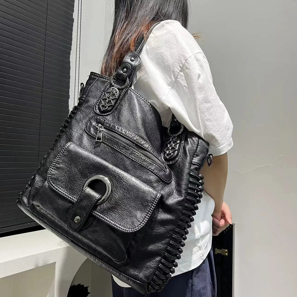 Sac à main noir femme format A4, similicuir grainé, bandoulière