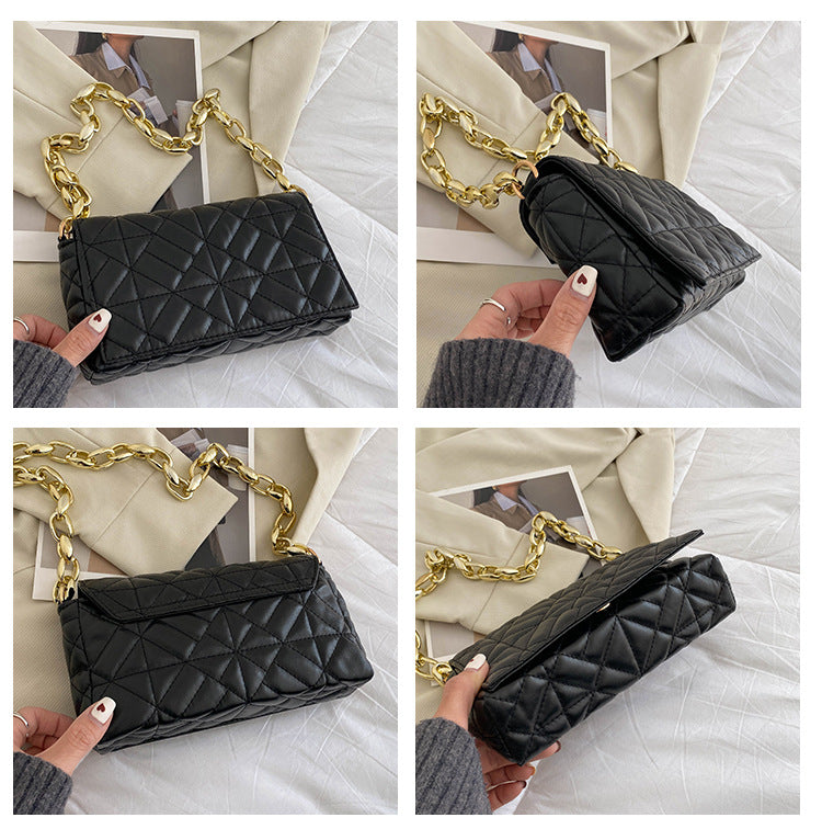 Petit sac noir femme à anse en maillons dorés