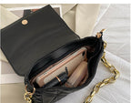Petit sac noir femme à anse en maillons dorés