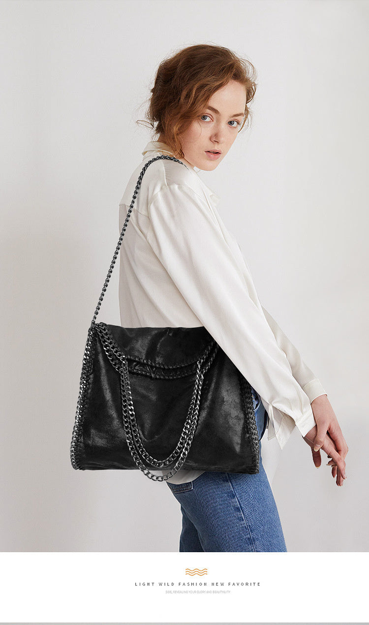 Sac à main femme noir en similicuir, décor chaîne à maillons