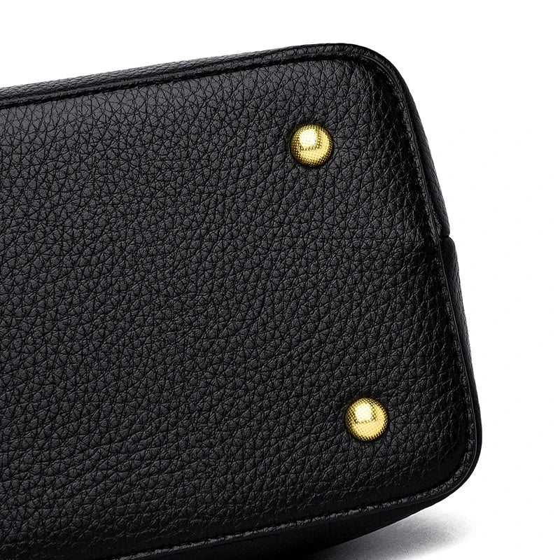 Sac à main noir femme en similicuir grainé, taille moyenne