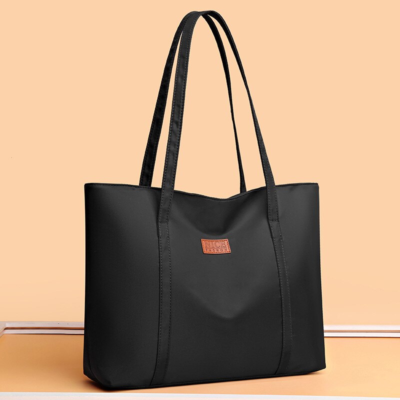 Grand sac à main rectangulaire femme noir, 33 x 27 cm