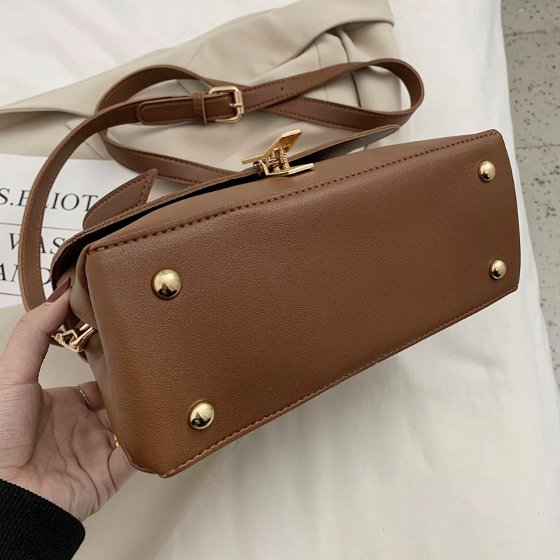 Sac à main trapèze femme à rabat, bandoulière amovible