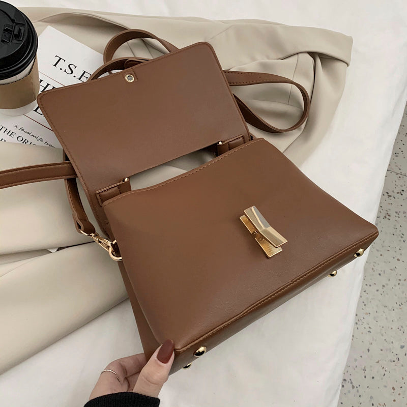 Sac à main trapèze femme à rabat, bandoulière amovible