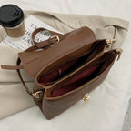 Sac à main trapèze femme à rabat, bandoulière amovible