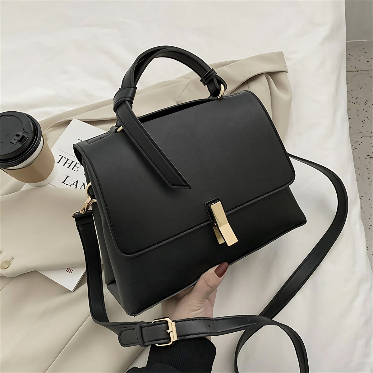 Sac à main trapèze femme à rabat, bandoulière amovible, noir