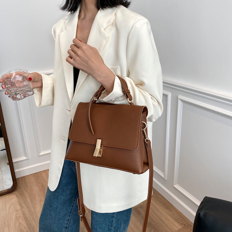 Sac à main trapèze femme à rabat, bandoulière amovible