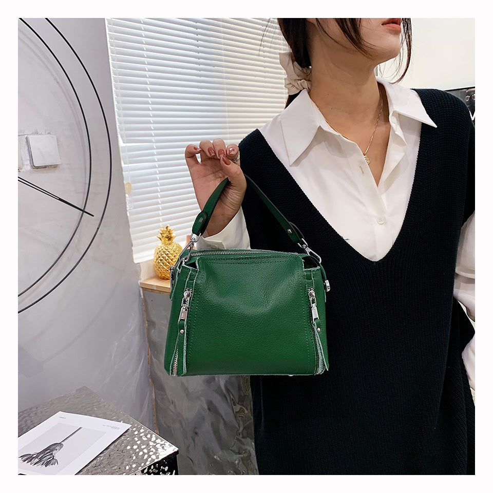 Sac à main vert bouteille en cuir fendu, bandoulière amovible