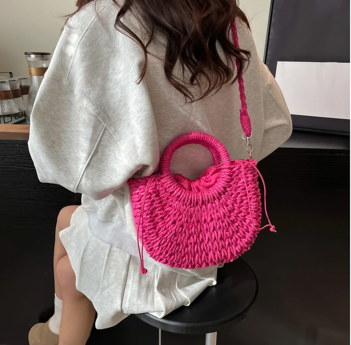 Sac en osier demi-lune femme, anses rigides et bandoulière