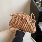 Pochette bandoulière femme matelassée, forme trapèze, beige
